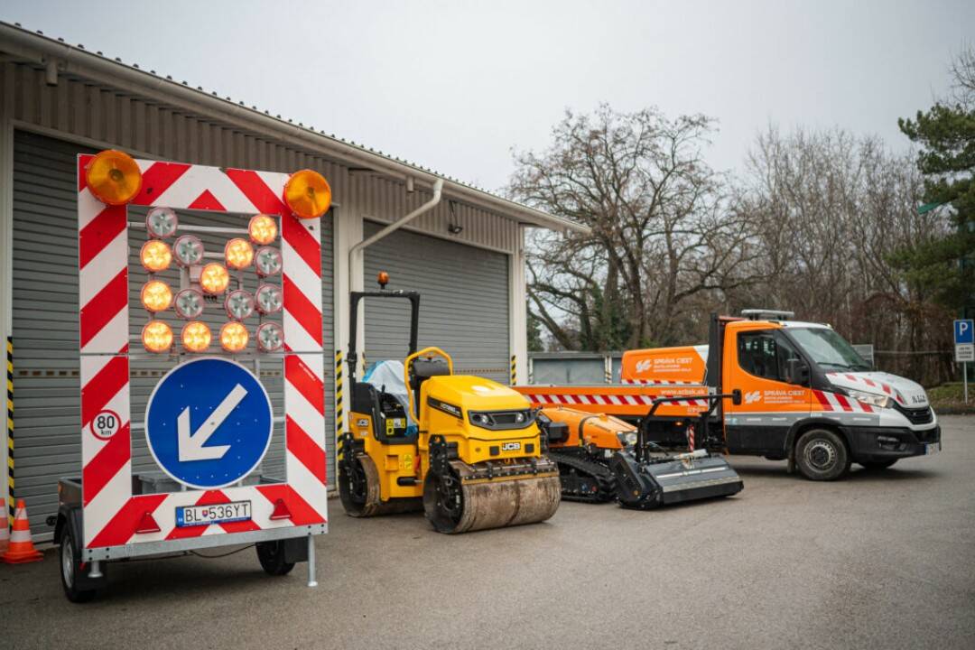 VIDEO: Župní cestári majú nové stroje, tie by mali prispieť ku kvalitnejšej údržbe ciest