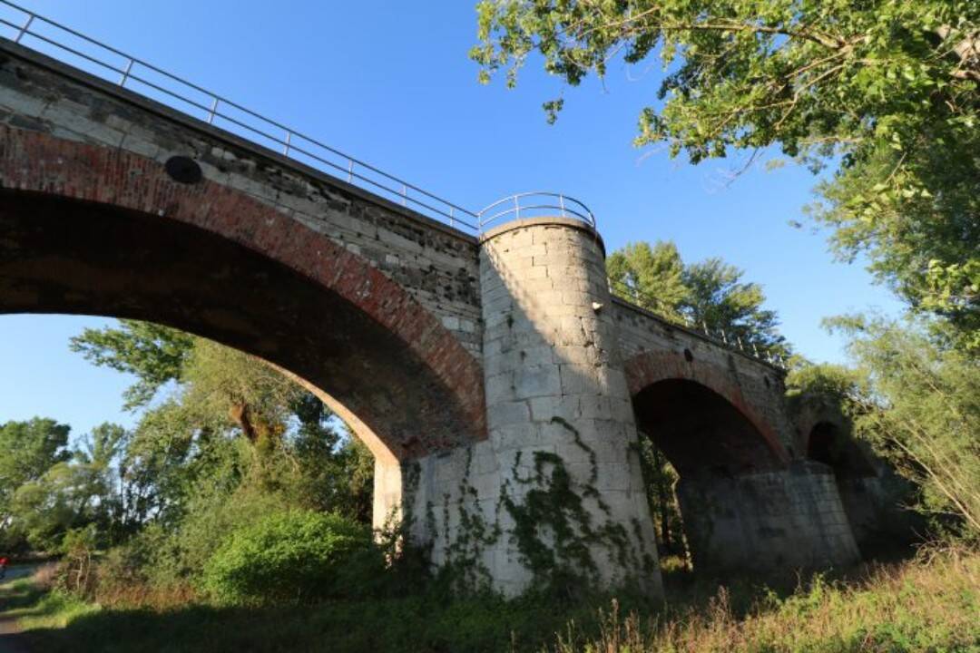 Foto: Projekt na rekonštrukciu vlakovej trate z Devínskej Novej Vsi do Rakúska má staviteľa