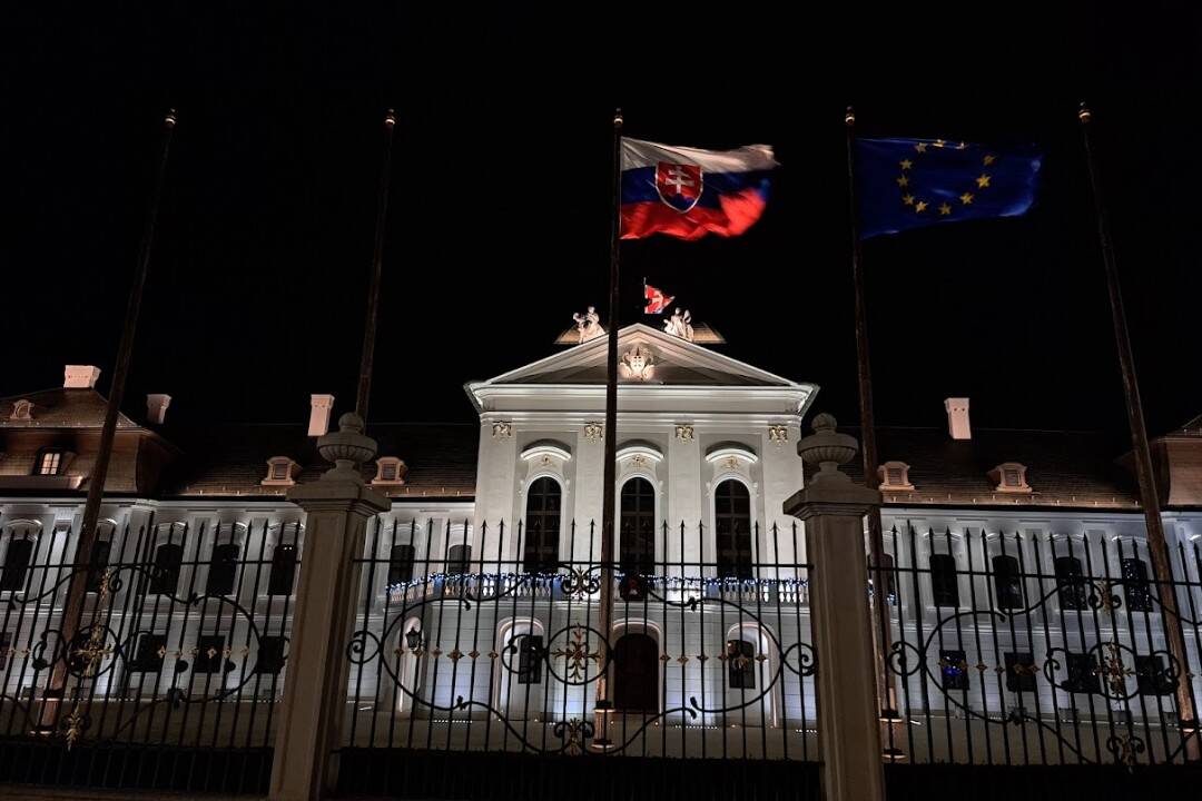 Foto: Samosprávy hľadajú dohodárov na vydávanie volebných preukazov. Koľko si môžete privyrobiť?