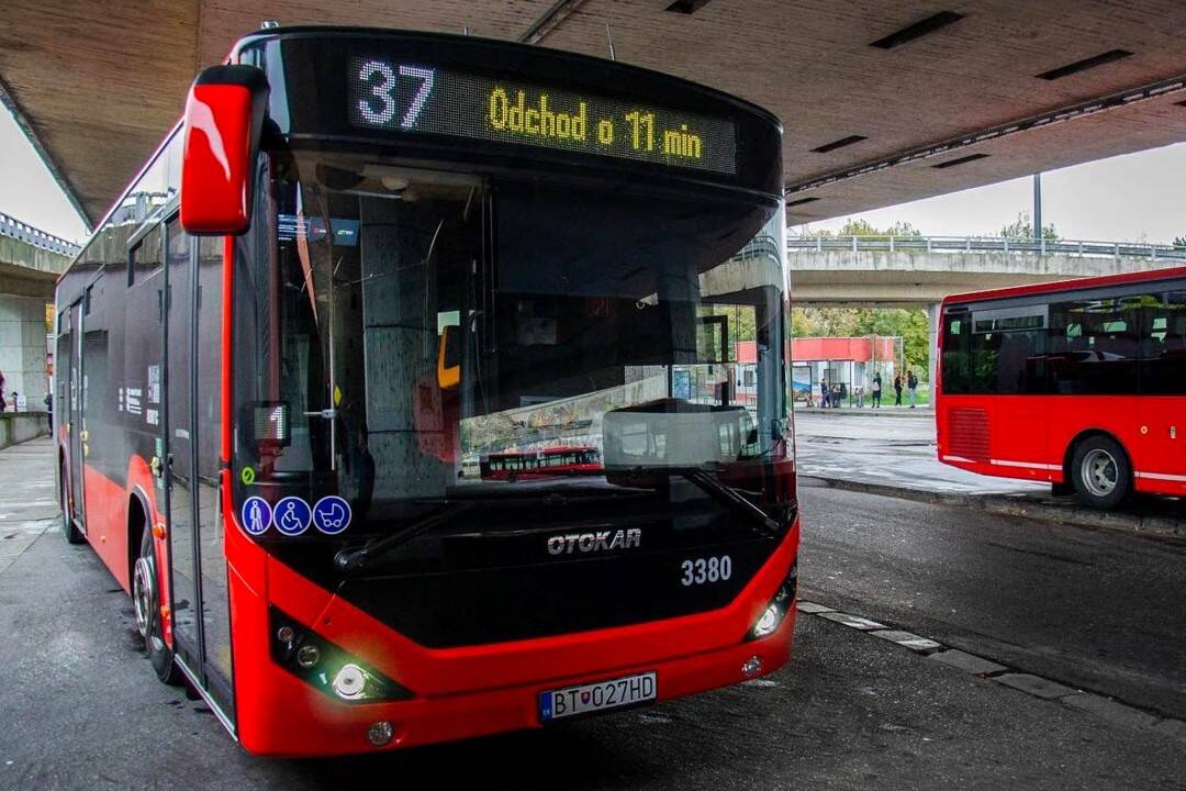 Foto: Ktoré bratislavské MHD-ečky meškajú najčastejšie? Dopravný podnik má ambície na zrýchlenie