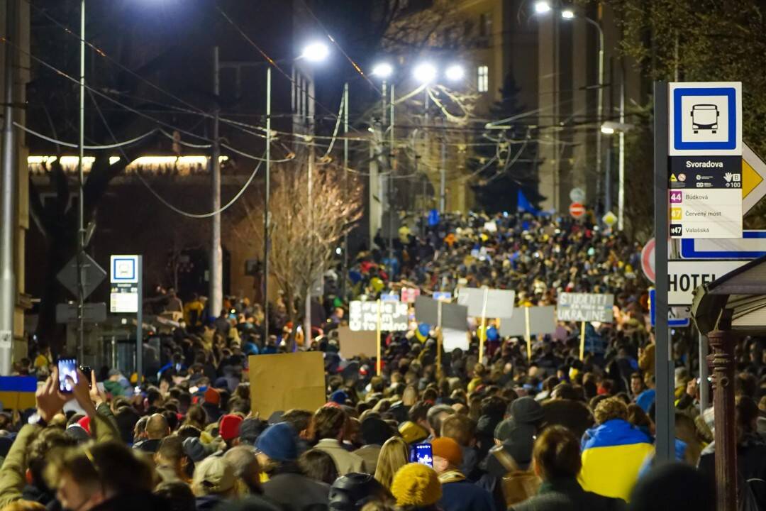 Foto: Pre opozičný protest sa obmedzia niektoré trolejbusové linky v Starom Meste