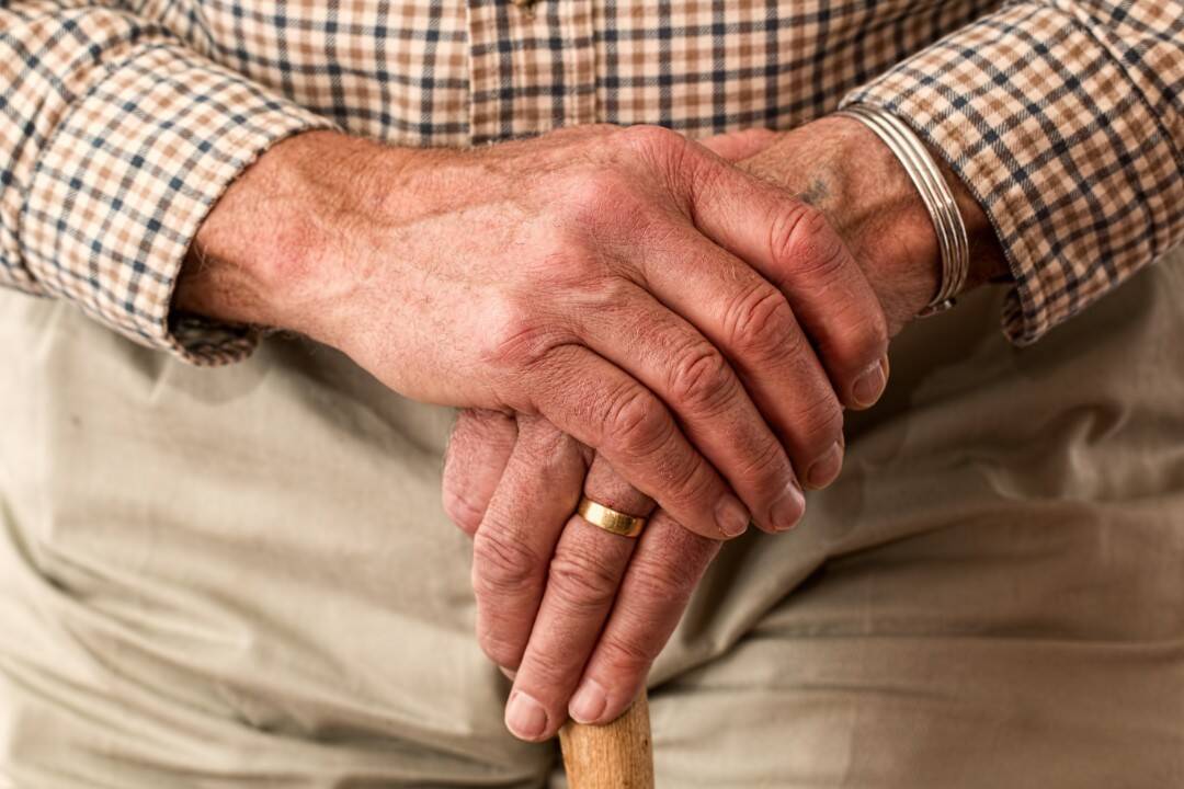 Zľava, ktorá pre seniorov platí v jednom meste, vo vedľajšom nemusí. Aké výhody majú v Bratislave?