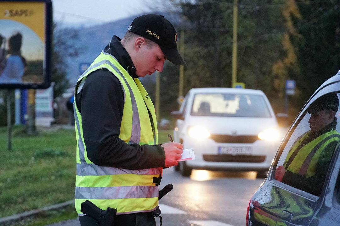 Foto: Po Bajkalskej ulici jazdil opitý Ukrajinec. Nafúkal takmer tri promile