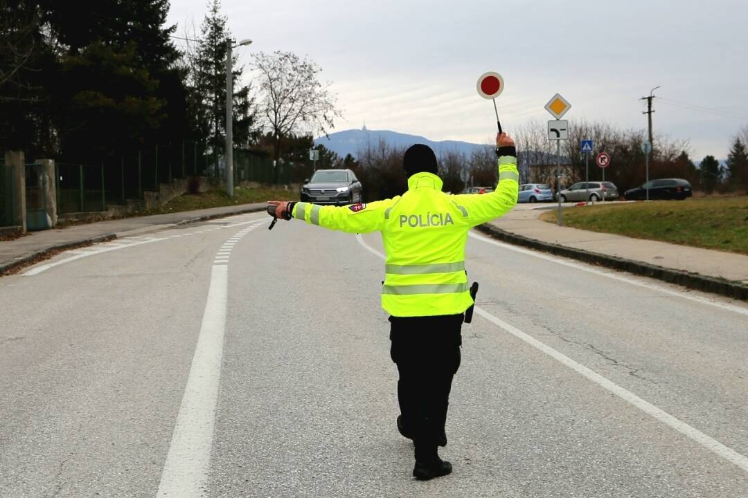 Foto: Polícia hlási dopravné obmedzenia na hraničných priechodoch s Rakúskom