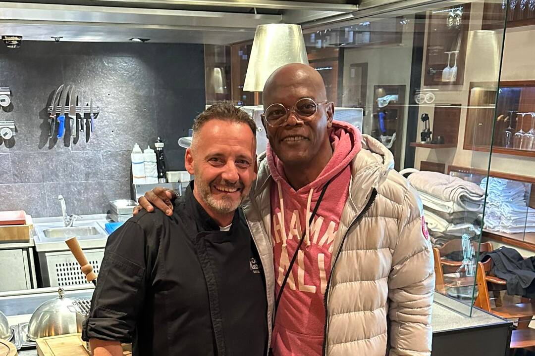 Foto: Samuel L. Jackson na večeri v Bratislave. Majiteľ reštaurácie Massimo prezradil všetky detaily vzácnej návštevy