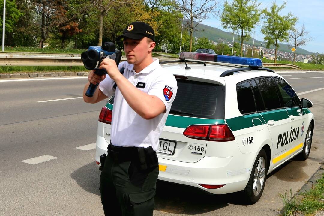 Foto: Niekto by mal problém aj chodiť.  Po Bernolákove jazdil s takmer 4 promile. Policajti ho chytili a obvinili