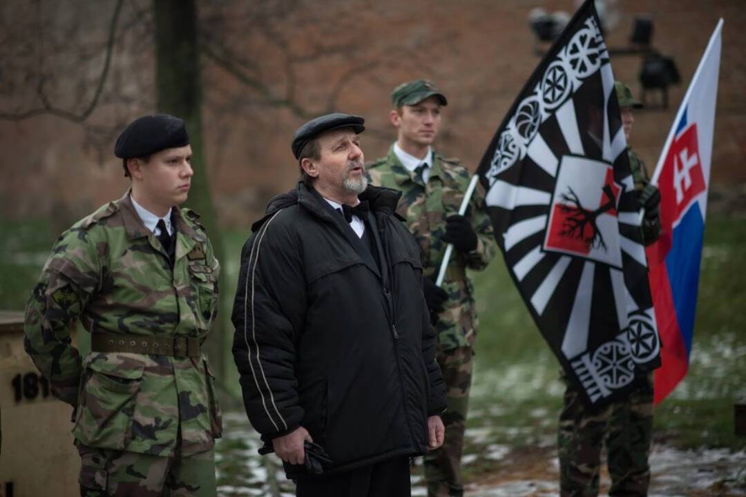 Foto: Obvinený atentátnik chválil Slovenských brancov, písal aj o bezočivých cigánoch. Odrazu otočil a protestoval proti nemu