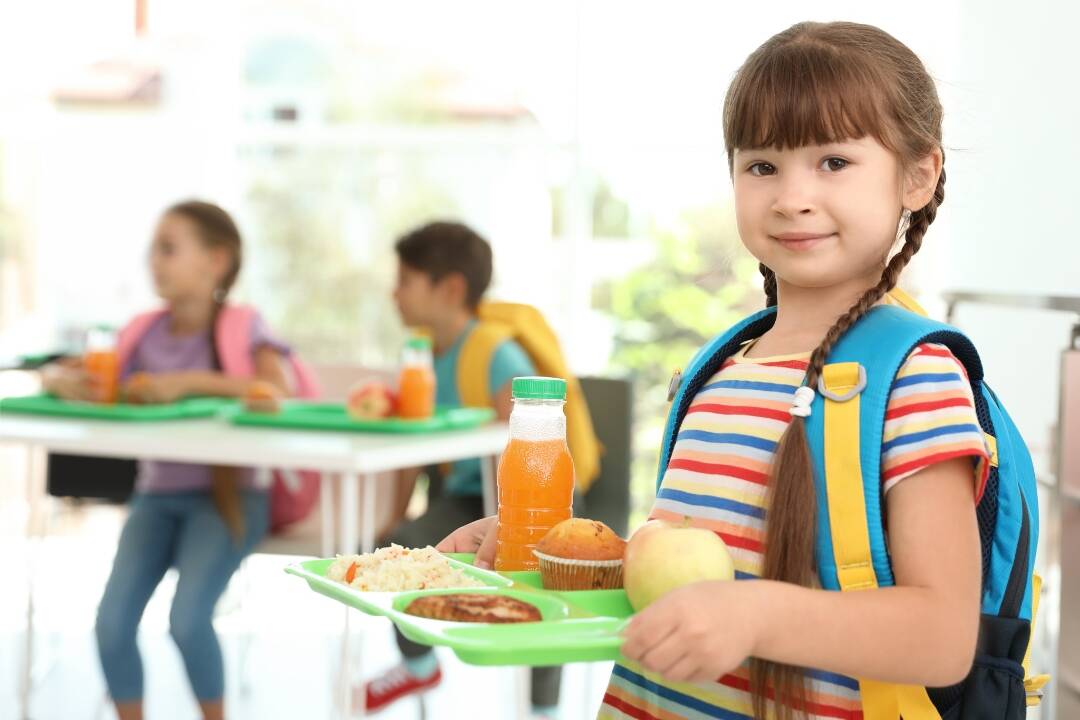 Foto: Rodičia môžu o obedy zdarma pre svoje deti požiadať už len pár dní. Kto má na ne nárok?