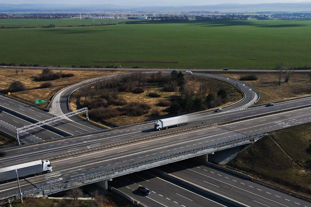 Foto: Na Slovensku pribudne sto kilometrov bezplatných diaľnic. Ktoré úseky budú zadarmo?