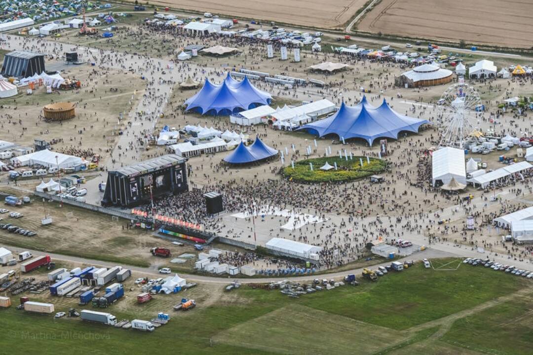 Foto: Pohoda v Trenčíne začína už zajtra. Ako bude polícia riešiť stovky prichádzajúcich áut? 