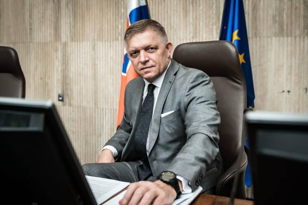 Robert Fico má druhý najvyšší premiérsky plat v EÚ. Predbehol ho len Viktor Orbán, tesne za ním je Petr Fiala