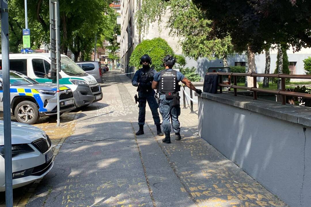 Foto: Na súde ohlásil bombu, nepovedal však na ktorom a tak prehľadávali všetky. Polícia zadržala 45-ročného Ota z Bratislavy