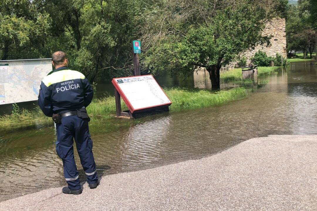 Foto: Vallo zvolal krízový štáb. Hlavné mesto sa chce pripraviť na intenzívne búrky