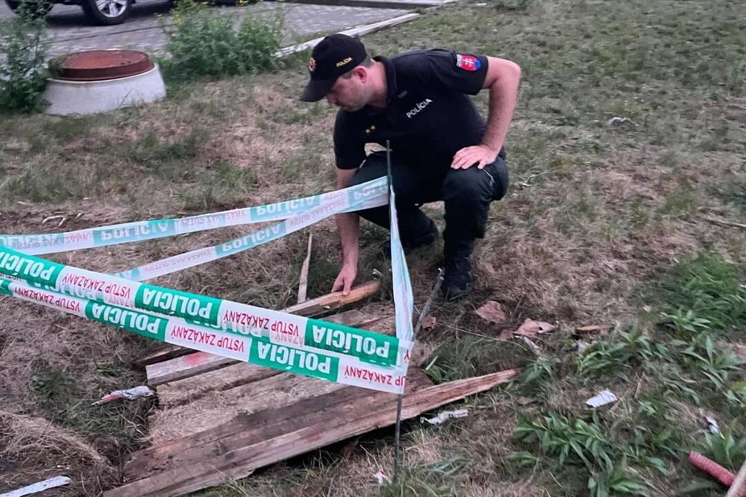 Foto: Na Boroch sa prepadlo dieťa do šachty, takmer sa utopilo. Pozemok patrí Pente, matka sa chce súdiť