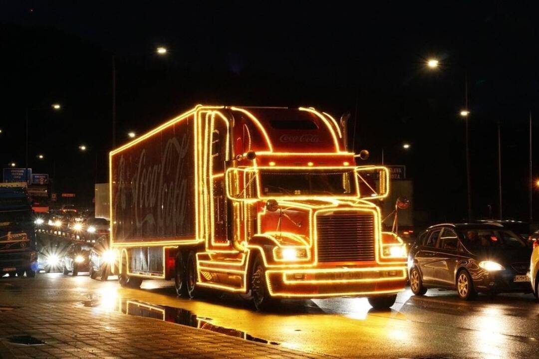 Foto: Bratislavu rozžiari vianočný Coca-Cola kamión. Tento rok sa chystá len do troch miest na Slovensku