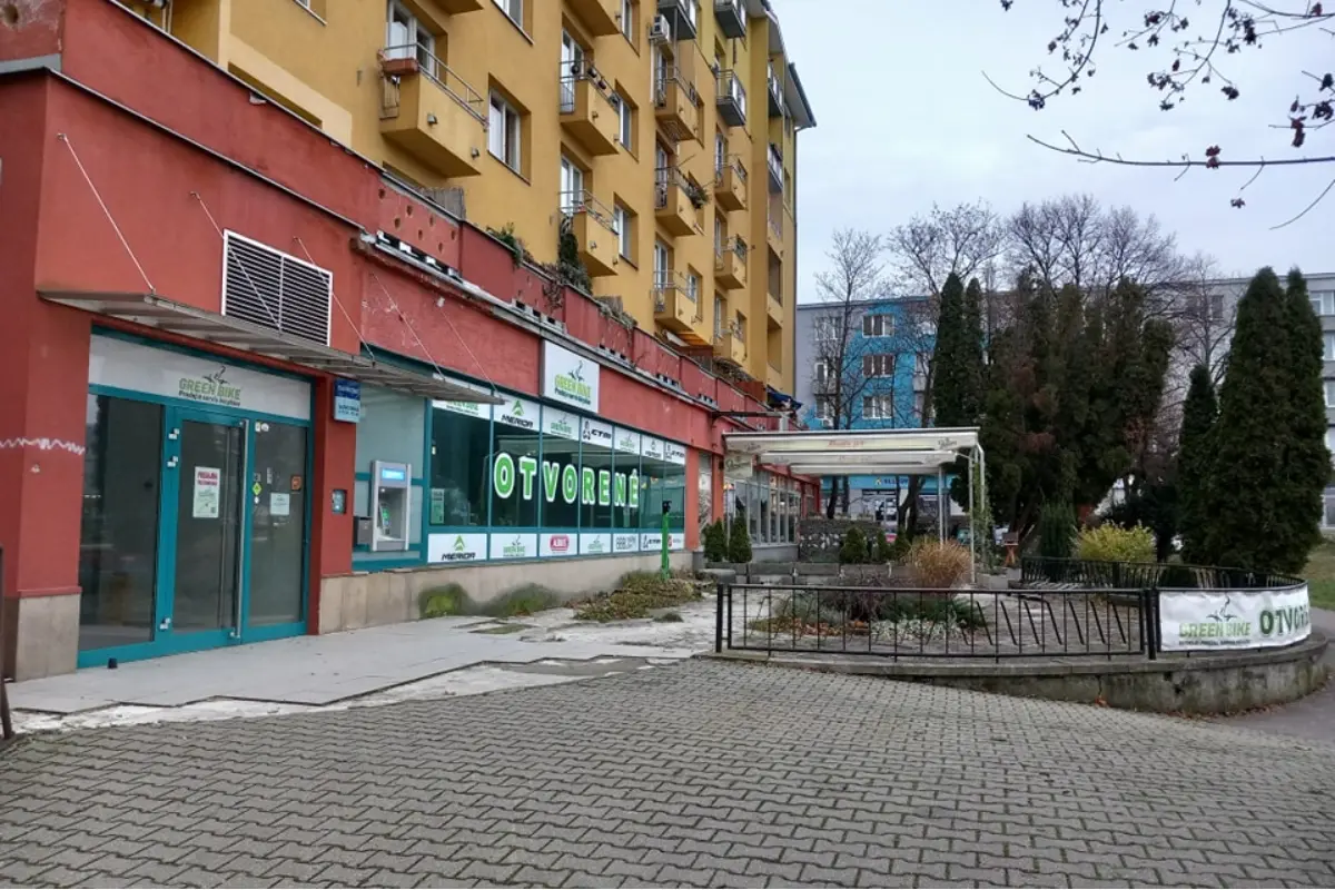 Foto: Green Bike zatvára svoju prevádzku na Cyprichovej. Starosta Rače chce, aby ju nahradilo kníhkupectvo