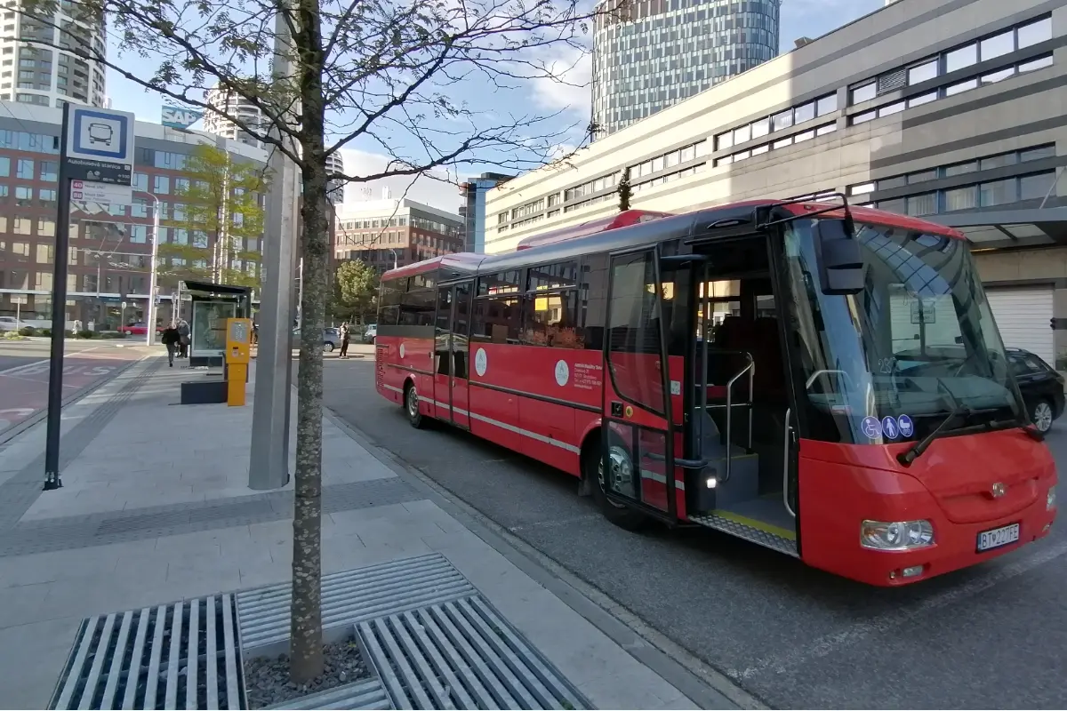 Foto: Od polovice decembra začnú platiť nové cestovné poriadky aj pre autobusy v Bratislavskom kraji