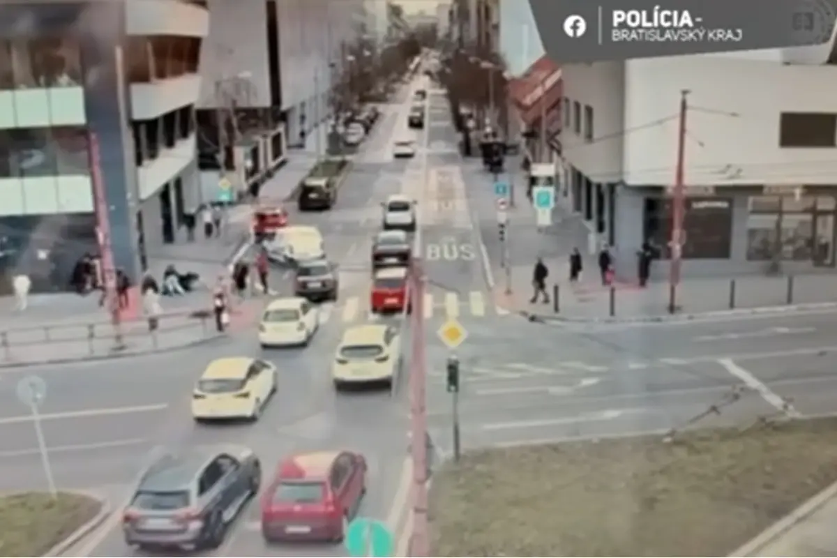 Foto: VIDEO: Na Mýtnej zhodil mladú ženu z bicykla 40-ročný Sebastián, ohrozoval ju nožom