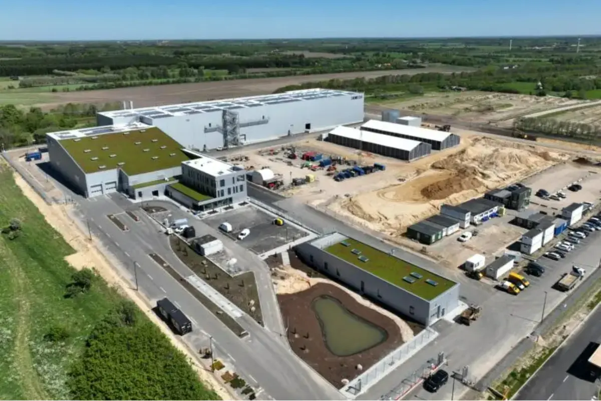 Foto: OLO postaví nový technologický park, obyvatelia Podunajských Biskupíc sa boja výrubu stromov a znečistenia