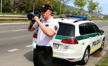 Niekto by mal problém aj chodiť.  Po Bernolákove jazdil s takmer 4 promile. Policajti ho chytili a obvinili