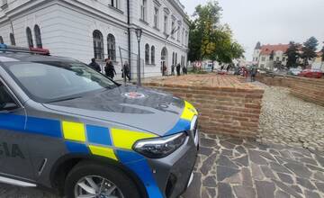 Polícia prehľadáva všetky súdy na Slovensku. Niekto v nich nahlásil bombu