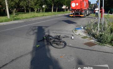 Tragická nehoda v Podunajských Biskupiciach. Cyklista po zrážke s nákladiakom zraneniam podľahol