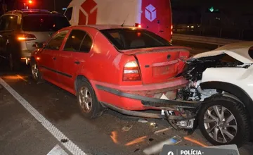 Biliard na Vajnorskom nadjazde. Opitý vodič na Hyundai spôsobil reťazovú haváriu štyroch vozidiel