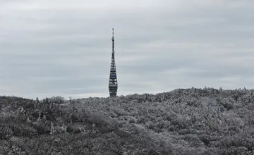 V Bratislave dnes platí výstraha pred vetrom. Cez víkend sa výrazne ochladí, teplota klesne o päť stupňov