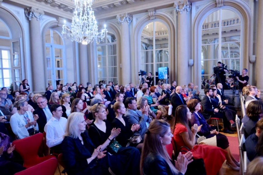 Cenu primátora si z rúk Iva Nesrovnala v Primaciálnom paláci prevzalo 12 laureátov, foto 5