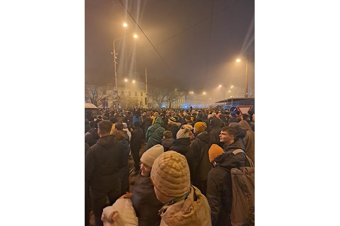 FOTO: Tretí protest opozície prišlo do Bratislavy podporiť asi 15-tisíc Slovákov, foto 4