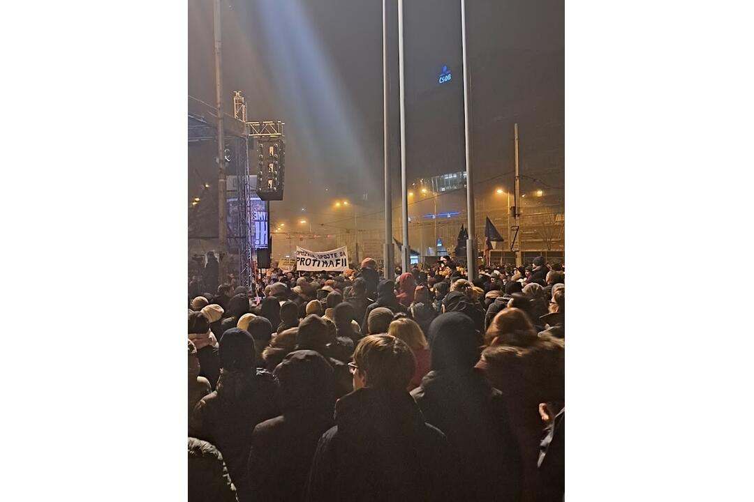 FOTO: Tretí protest opozície prišlo do Bratislavy podporiť asi 15-tisíc Slovákov, foto 6