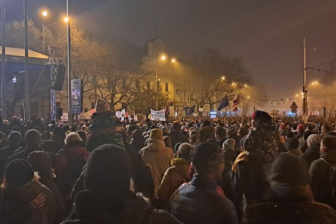 FOTO: Tretí protest opozície prišlo do Bratislavy podporiť asi 15-tisíc Slovákov, foto 9