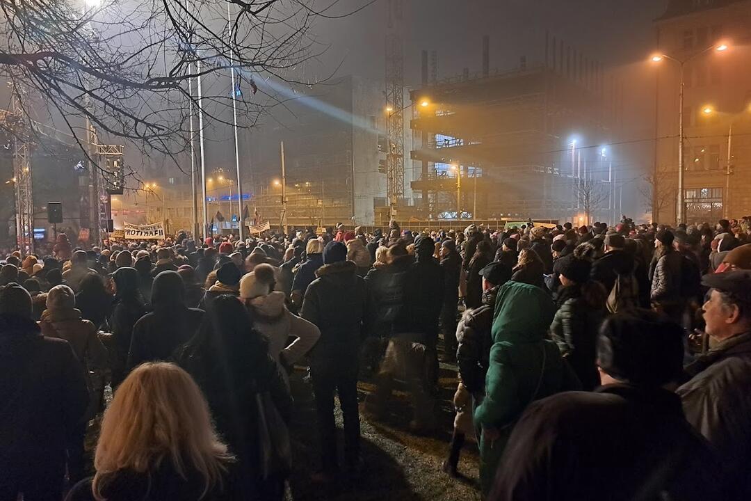 FOTO: Tretí protest opozície prišlo do Bratislavy podporiť asi 15-tisíc Slovákov, foto 12