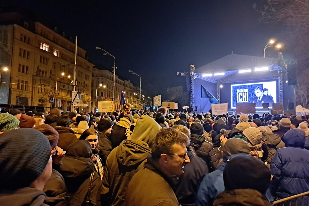 FOTO: Protest v Bratislave navštívilo vyše 20-tisíc ľudí, foto 4