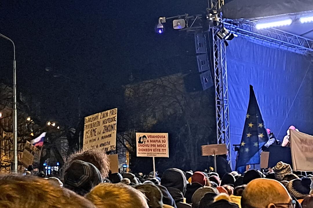 FOTO: Protest v Bratislave navštívilo vyše 20-tisíc ľudí, foto 5