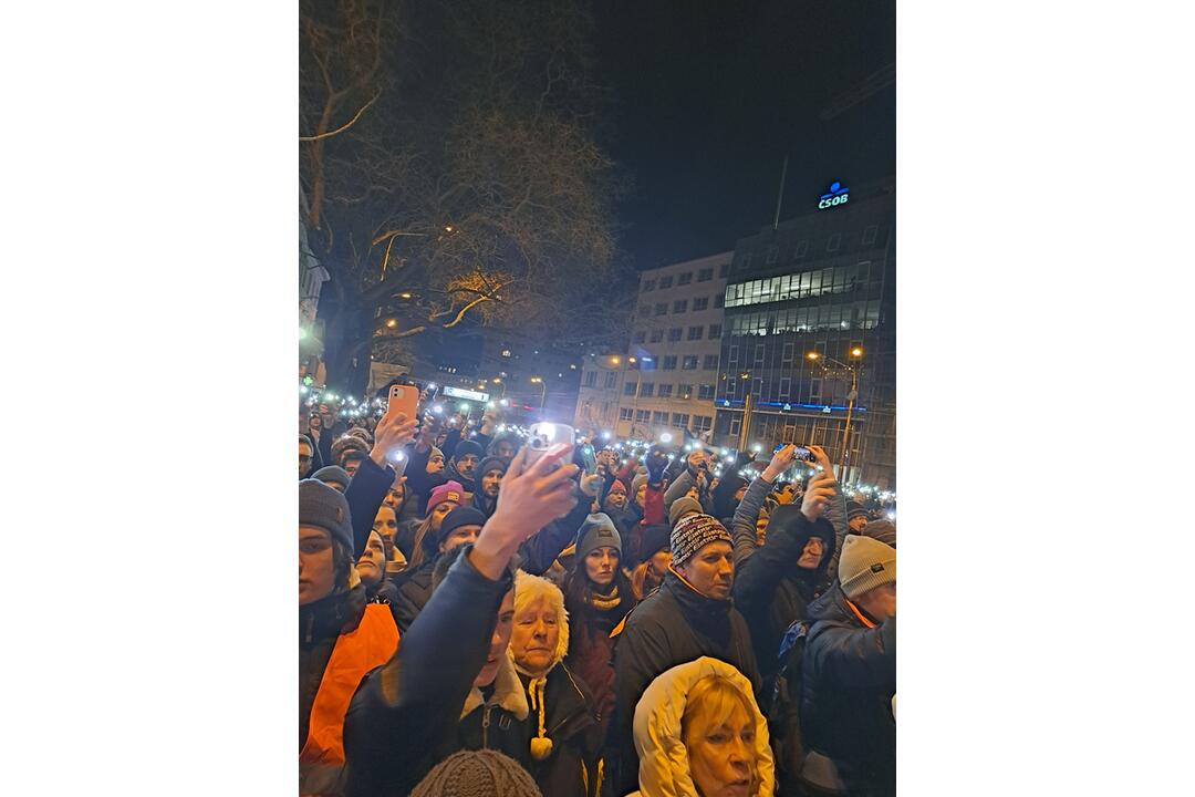 FOTO: Protest v Bratislave navštívilo vyše 20-tisíc ľudí, foto 15