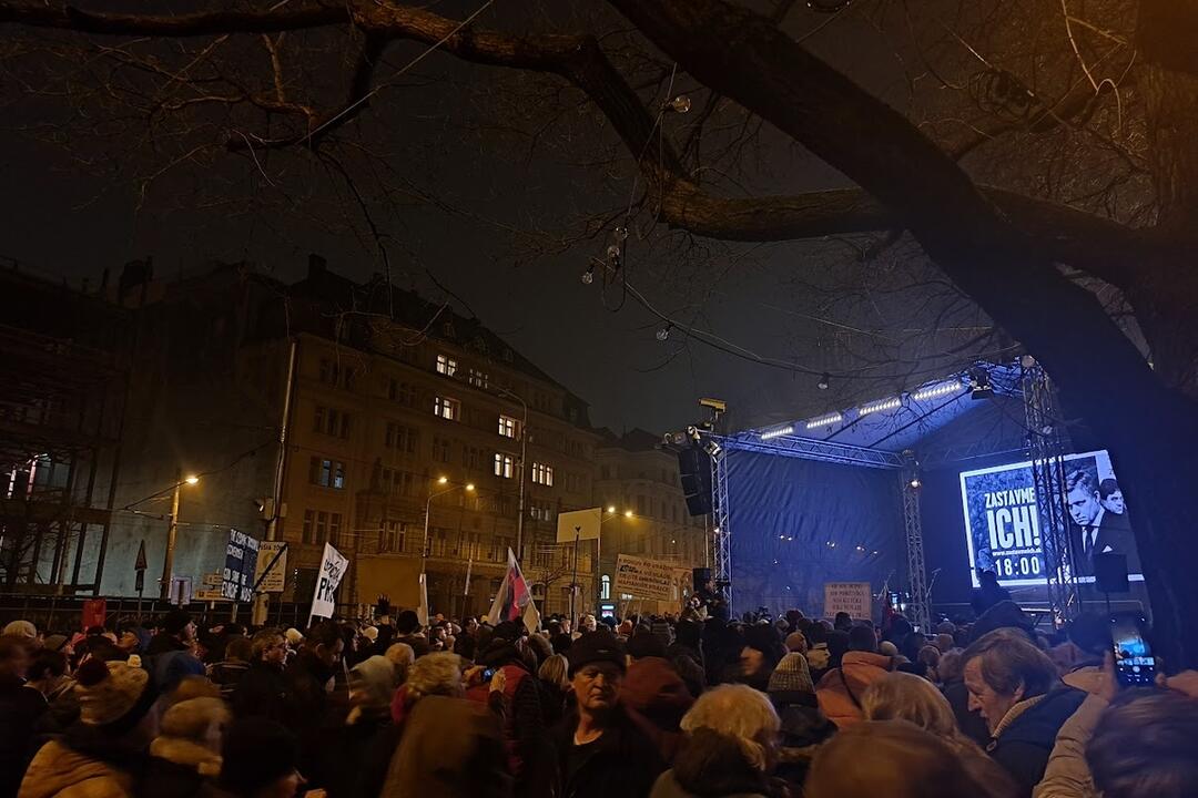 FOTO: Na opozičný protest v Bratislave prišiel opäť rekordný počet ľudí, foto 24