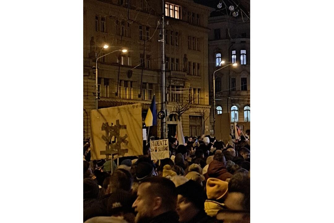 FOTO: Na šiesty protest opozície prišlo do Bratislavy približne 27-tisíc ľudí, foto 3