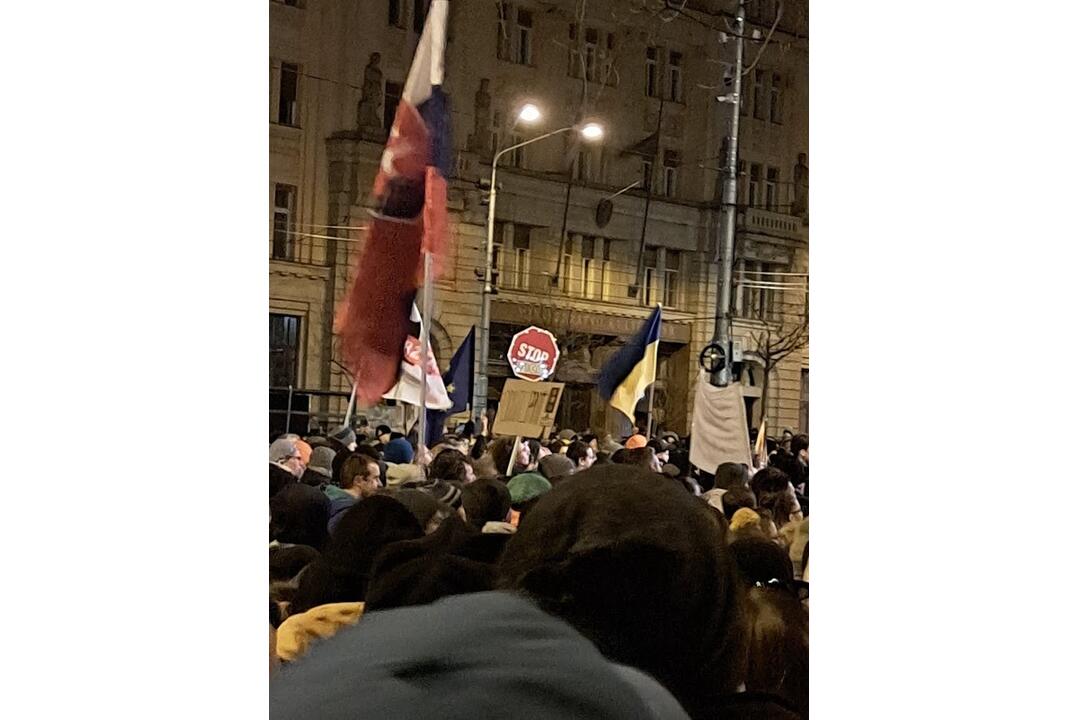 FOTO: Na šiesty protest opozície prišlo do Bratislavy približne 27-tisíc ľudí, foto 12