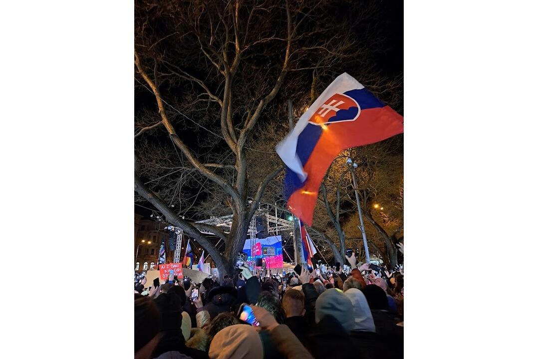 FOTO: Na šiesty protest opozície prišlo do Bratislavy približne 27-tisíc ľudí, foto 20