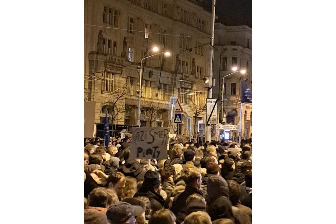 FOTO: Najväčší opozičný protest v Bratislave, foto 10