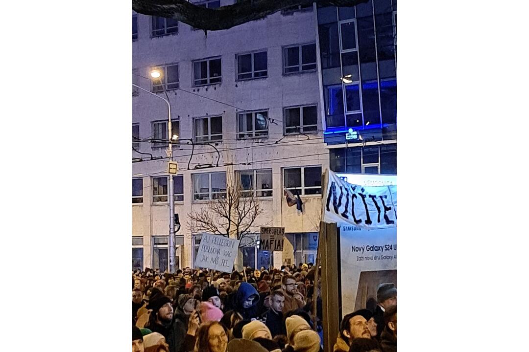 FOTO: Najväčší opozičný protest v Bratislave, foto 12