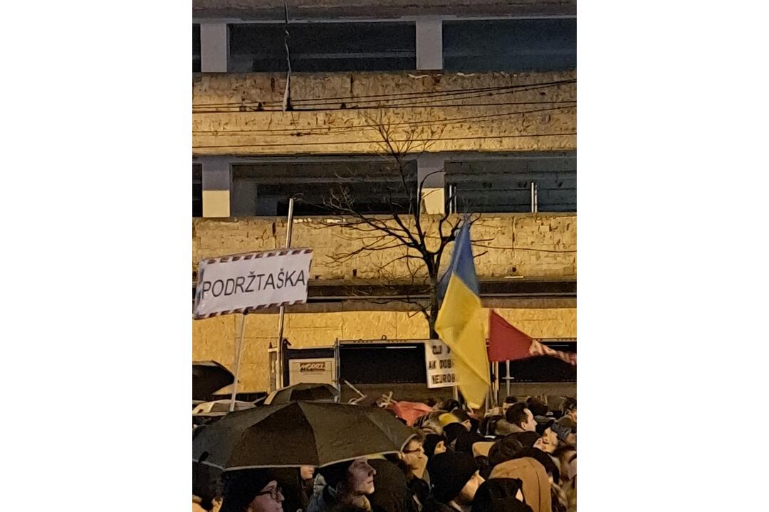 FOTO: Najväčší opozičný protest v Bratislave, foto 13