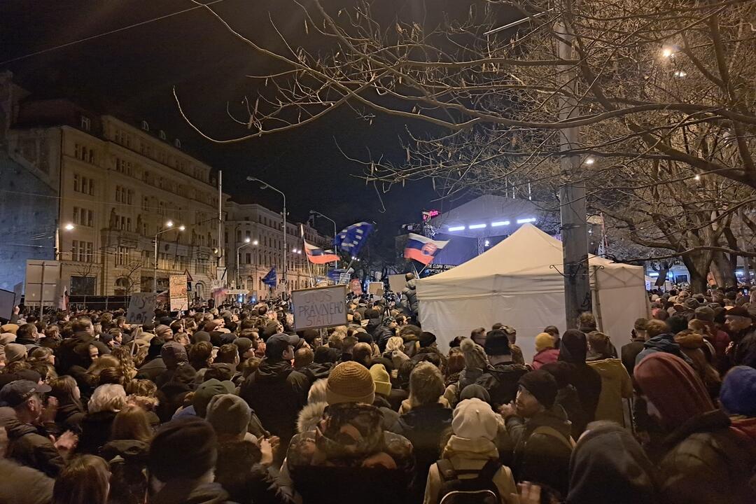 FOTO: Najväčší opozičný protest v Bratislave, foto 21