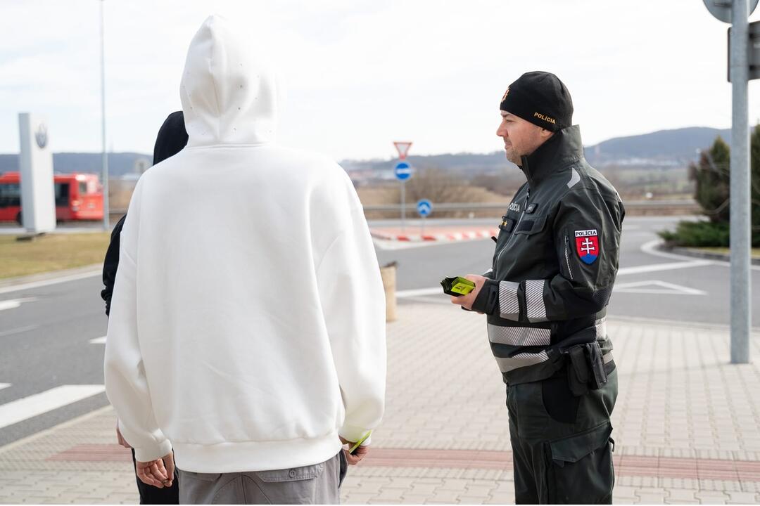 FOTO: Polícia prichytila pri kontrole v bratislavskej automobilke opitého vodiča, foto 1