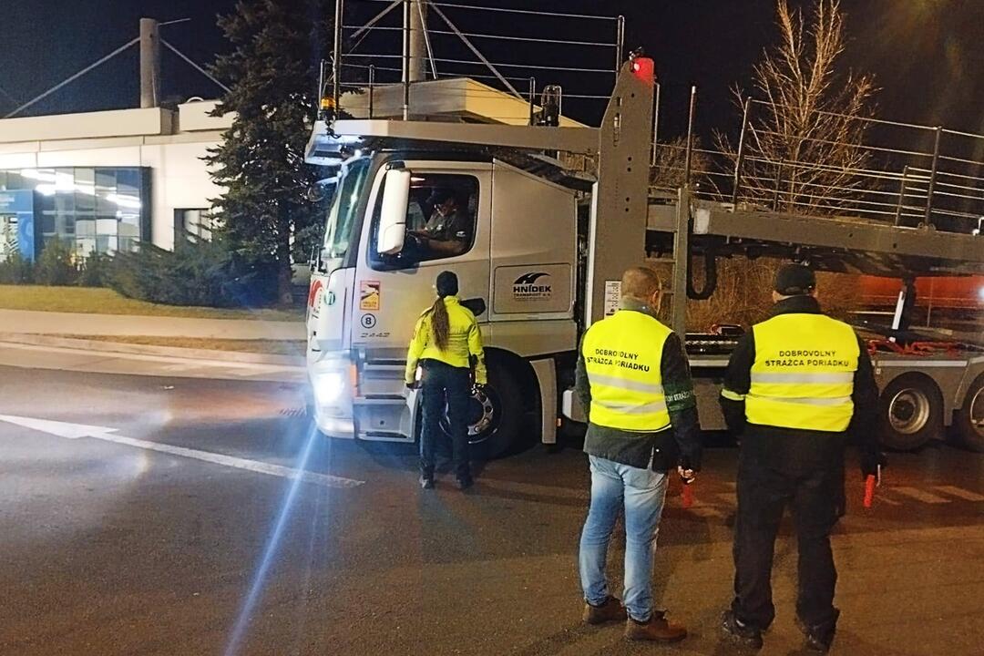 FOTO: Polícia prichytila pri kontrole v bratislavskej automobilke opitého vodiča, foto 4