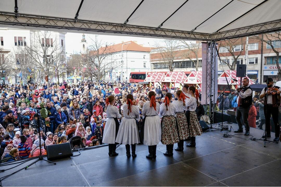 FOTO: Pozrite si, ako vyzerali Bratislavské fašiangy 2024, foto 10