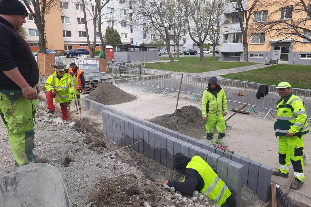 FOTO: Pred Veľkou nocou vykonali v Dúbravke údržbové práce, foto 9