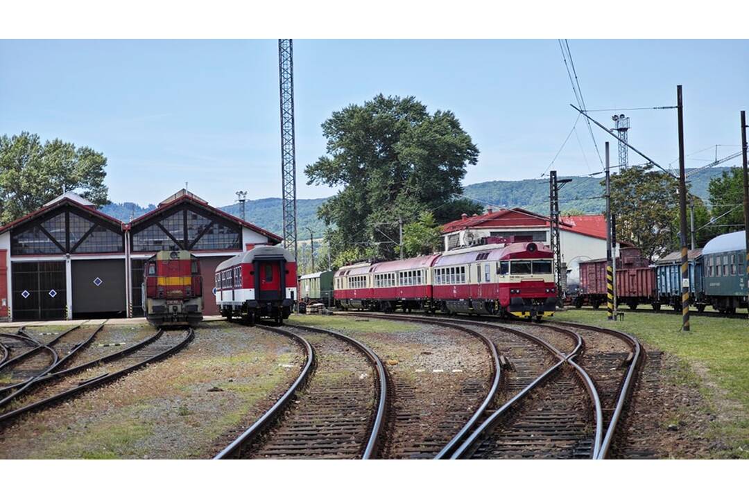 FOTO: V Rači sa koná celoslovenský zraz historických železničných vozidiel, foto 4