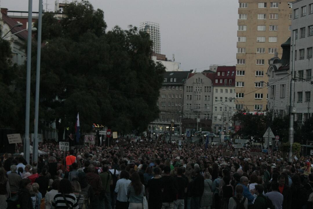 FOTO: Kultúrny štrajk v Bratislave. Na pódiu vystúpil aj Tomáš Maštalír, foto 6